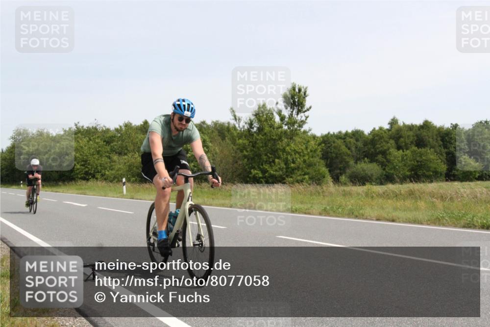 22.06.2025 - Viking Triathlon Yannick Fuchs http://msf.ph/oto/8077058 22.06.2025 12:00:42 Radfahren 98, 305, 439, 457 meine-sportfotos.de