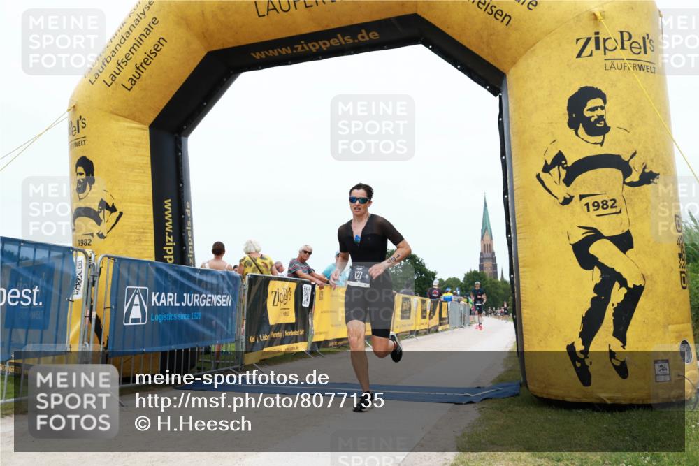 22.06.2025 - Viking Triathlon H.Heesch http://msf.ph/oto/8077135 22.06.2025 15:02:27 Laufen 127 meine-sportfotos.de