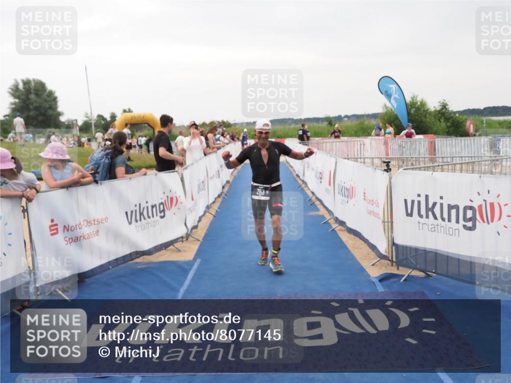 22.06.2025 - Viking Triathlon MichiJ http://msf.ph/oto/8077145 22.06.2025 16:02:38 Ziel 283 meine-sportfotos.de