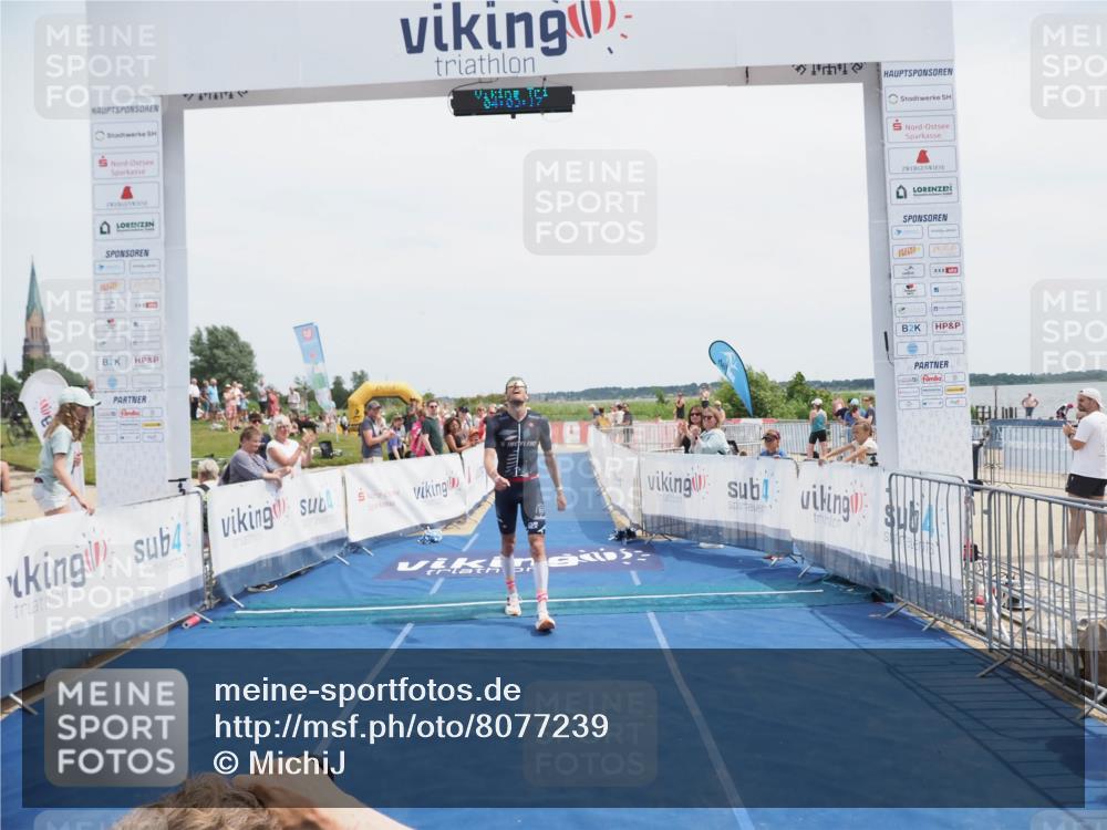 22.06.2025 - Viking Triathlon MichiJ http://msf.ph/oto/8077239 22.06.2025 14:03:28 Ziel 557 meine-sportfotos.de
