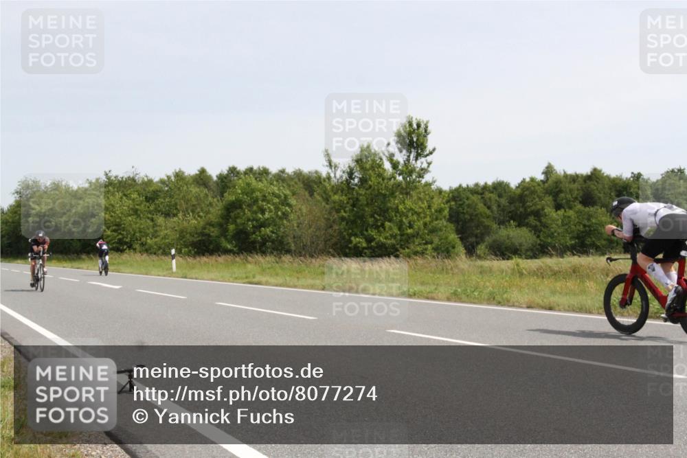 22.06.2025 - Viking Triathlon Yannick Fuchs http://msf.ph/oto/8077274 22.06.2025 12:02:27 Radfahren 51, 90, 178, 198, 384, 388, 401, 423, 526, 534, 642 meine-sportfotos.de