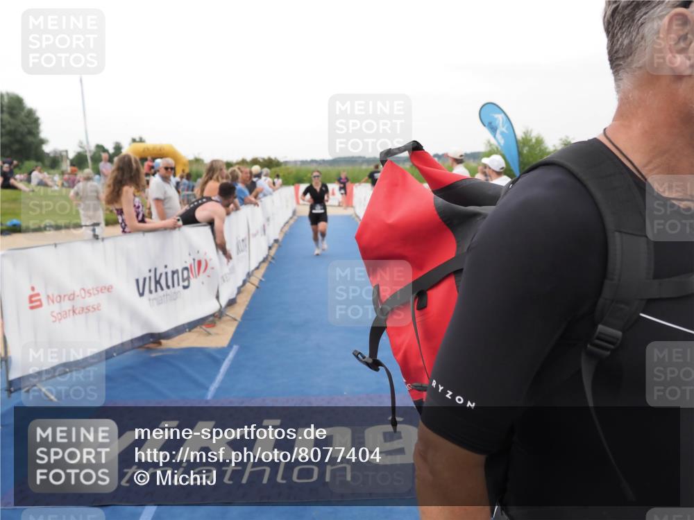 22.06.2025 - Viking Triathlon MichiJ http://msf.ph/oto/8077404 22.06.2025 15:54:51 Ziel 530, 627 meine-sportfotos.de
