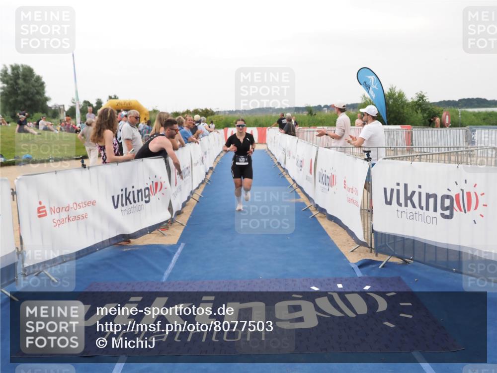 22.06.2025 - Viking Triathlon MichiJ http://msf.ph/oto/8077503 22.06.2025 15:54:52 Ziel 530, 627 meine-sportfotos.de
