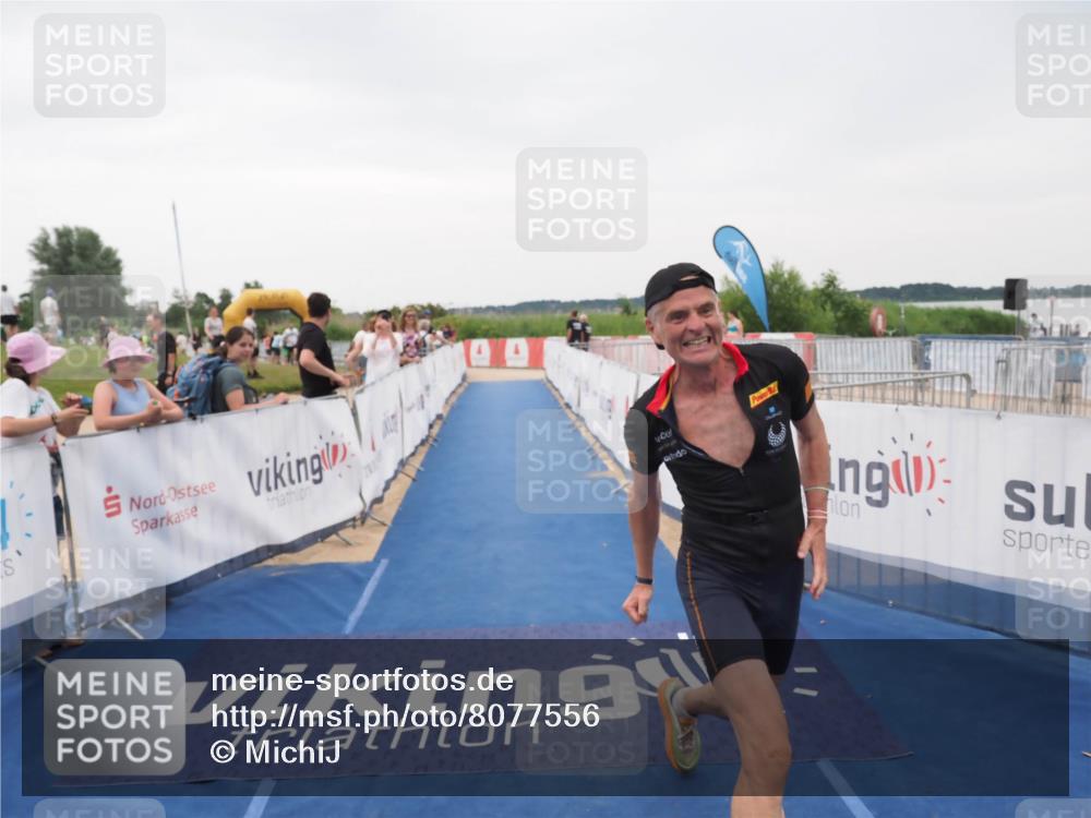 22.06.2025 - Viking Triathlon MichiJ http://msf.ph/oto/8077556 22.06.2025 16:02:47 Ziel 102 meine-sportfotos.de