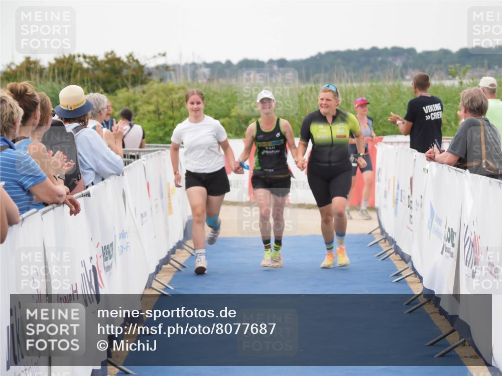 22.06.2025 - Viking Triathlon MichiJ http://msf.ph/oto/8077687 22.06.2025 15:55:05 Ziel 636 meine-sportfotos.de
