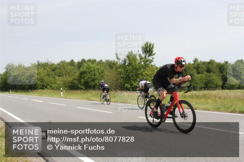 22.06.2025 - Viking Triathlon Yannick Fuchs http://msf.ph/oto/8077828 22.06.2025 12:04:38 Radfahren 15, 296, 399, 412, 430, 533 meine-sportfotos.de