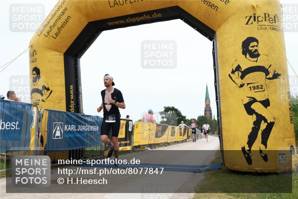 22.06.2025 - Viking Triathlon H.Heesch http://msf.ph/oto/8077847 22.06.2025 15:19:16 Laufen 358 meine-sportfotos.de