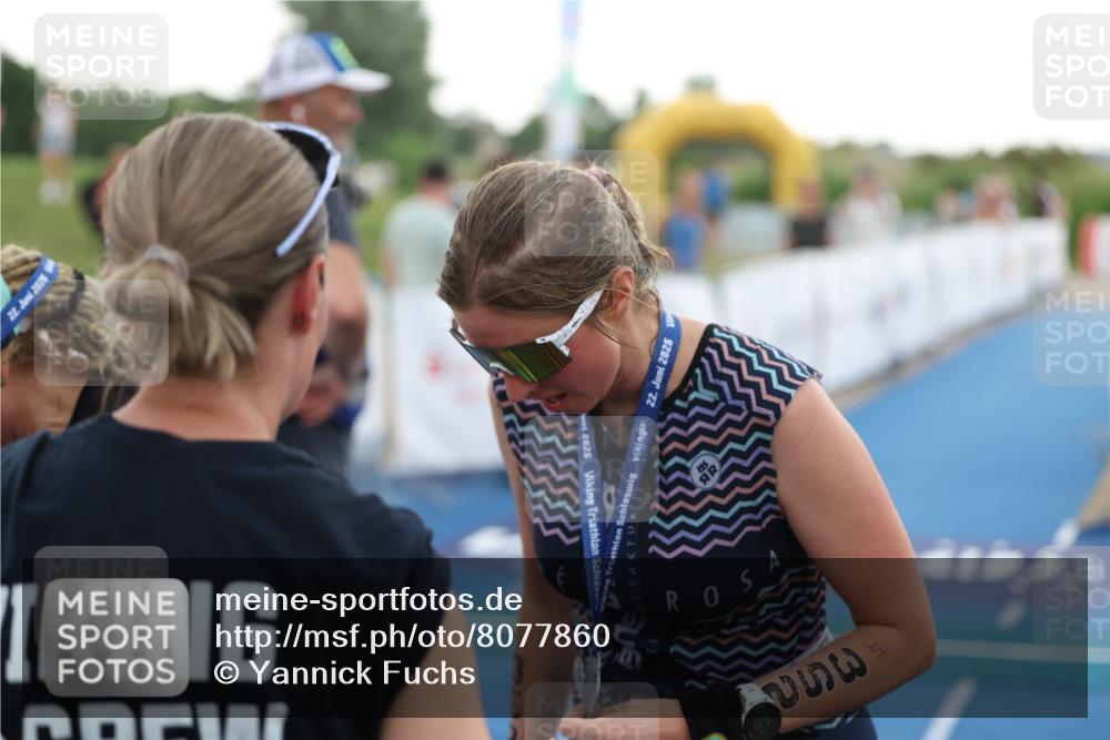 22.06.2025 - Viking Triathlon Yannick Fuchs http://msf.ph/oto/8077860 22.06.2025 16:29:08 Ziel  meine-sportfotos.de