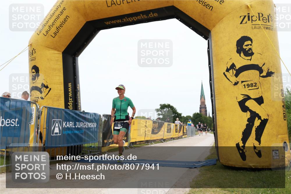 22.06.2025 - Viking Triathlon H.Heesch http://msf.ph/oto/8077941 22.06.2025 15:22:09 Laufen 65, 121 meine-sportfotos.de