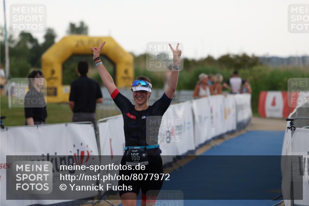 22.06.2025 - Viking Triathlon Yannick Fuchs http://msf.ph/oto/8077972 22.06.2025 16:30:46 Ziel 165 meine-sportfotos.de