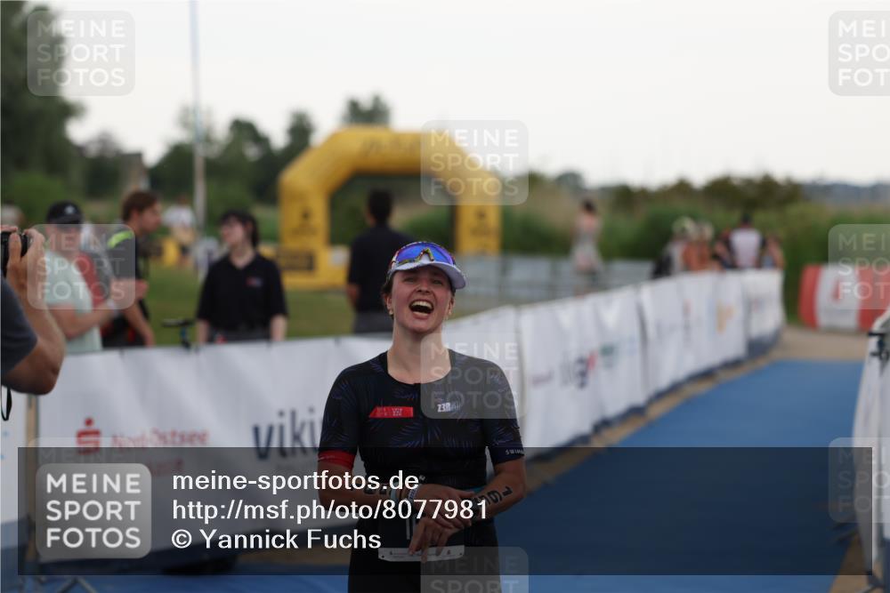 22.06.2025 - Viking Triathlon Yannick Fuchs http://msf.ph/oto/8077981 22.06.2025 16:30:47 Ziel 165 meine-sportfotos.de