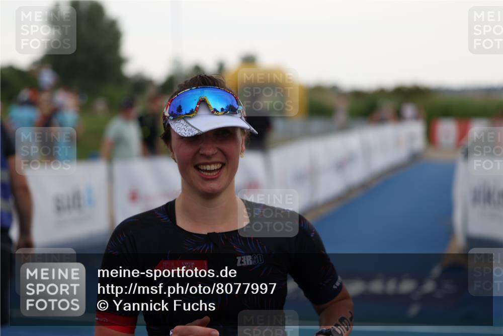 22.06.2025 - Viking Triathlon Yannick Fuchs http://msf.ph/oto/8077997 22.06.2025 16:30:48 Ziel 165 meine-sportfotos.de