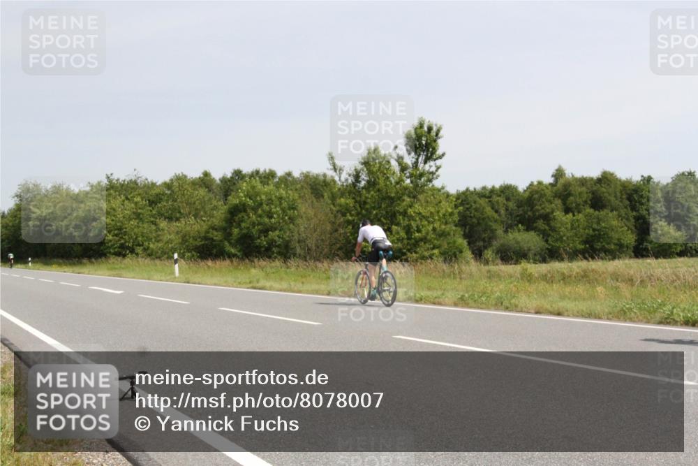 22.06.2025 - Viking Triathlon Yannick Fuchs http://msf.ph/oto/8078007 22.06.2025 12:05:19 Radfahren 37, 50, 197, 202, 205, 286, 364, 550 meine-sportfotos.de
