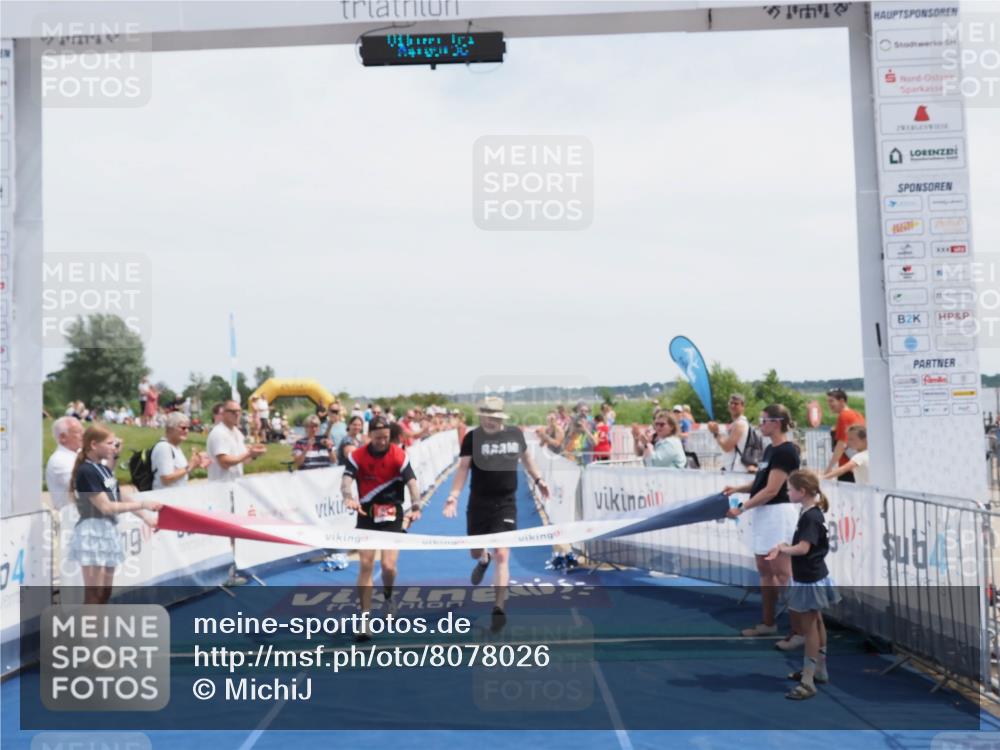 22.06.2025 - Viking Triathlon MichiJ http://msf.ph/oto/8078026 22.06.2025 14:09:46 Ziel 641 meine-sportfotos.de