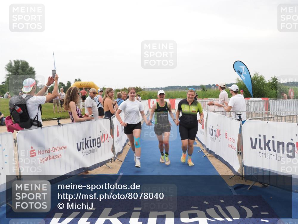 22.06.2025 - Viking Triathlon MichiJ http://msf.ph/oto/8078040 22.06.2025 15:55:08 Ziel 636 meine-sportfotos.de