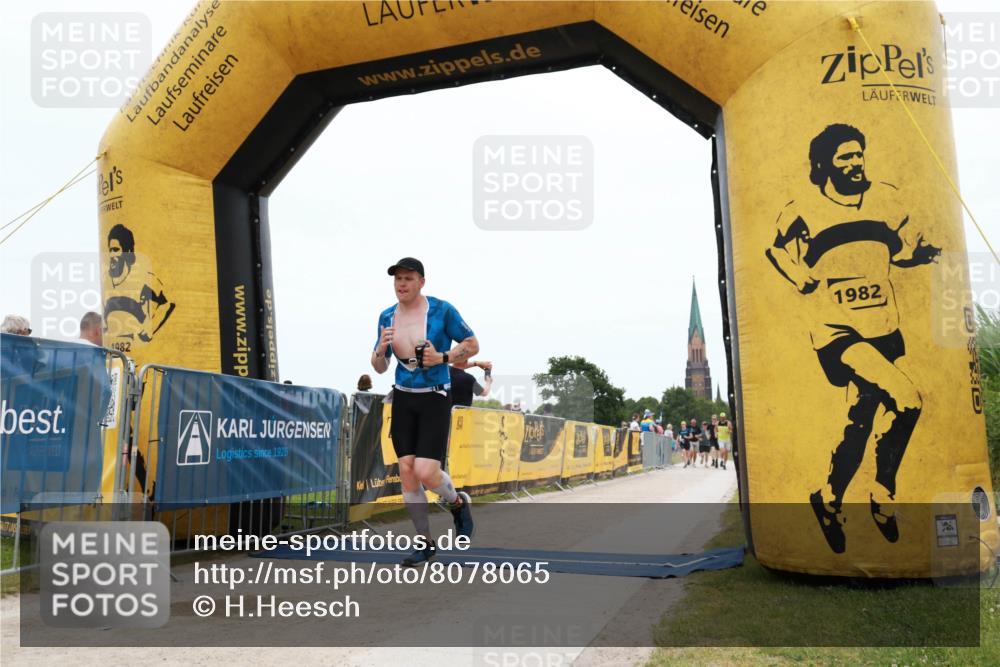 22.06.2025 - Viking Triathlon H.Heesch http://msf.ph/oto/8078065 22.06.2025 15:24:24 Laufen 298 meine-sportfotos.de