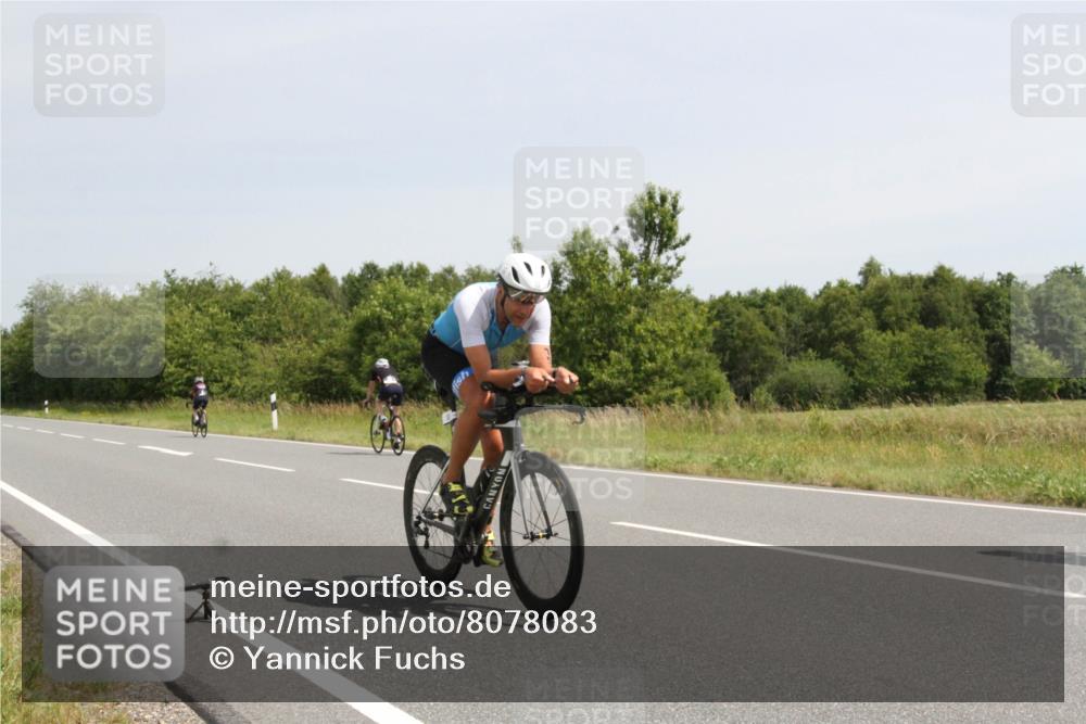 22.06.2025 - Viking Triathlon Yannick Fuchs http://msf.ph/oto/8078083 22.06.2025 12:05:42 Radfahren 47, 102, 145, 158, 176, 368, 485, 543, 652 meine-sportfotos.de