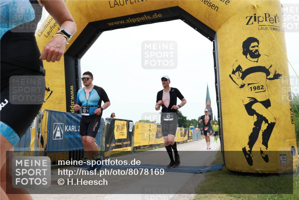 22.06.2025 - Viking Triathlon H.Heesch http://msf.ph/oto/8078169 22.06.2025 15:25:27 Laufen 97, 427, 467, 605, 625 meine-sportfotos.de