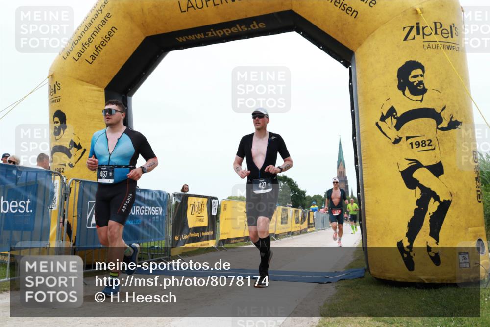 22.06.2025 - Viking Triathlon H.Heesch http://msf.ph/oto/8078174 22.06.2025 15:25:28 Laufen 97, 427, 467, 605, 625 meine-sportfotos.de