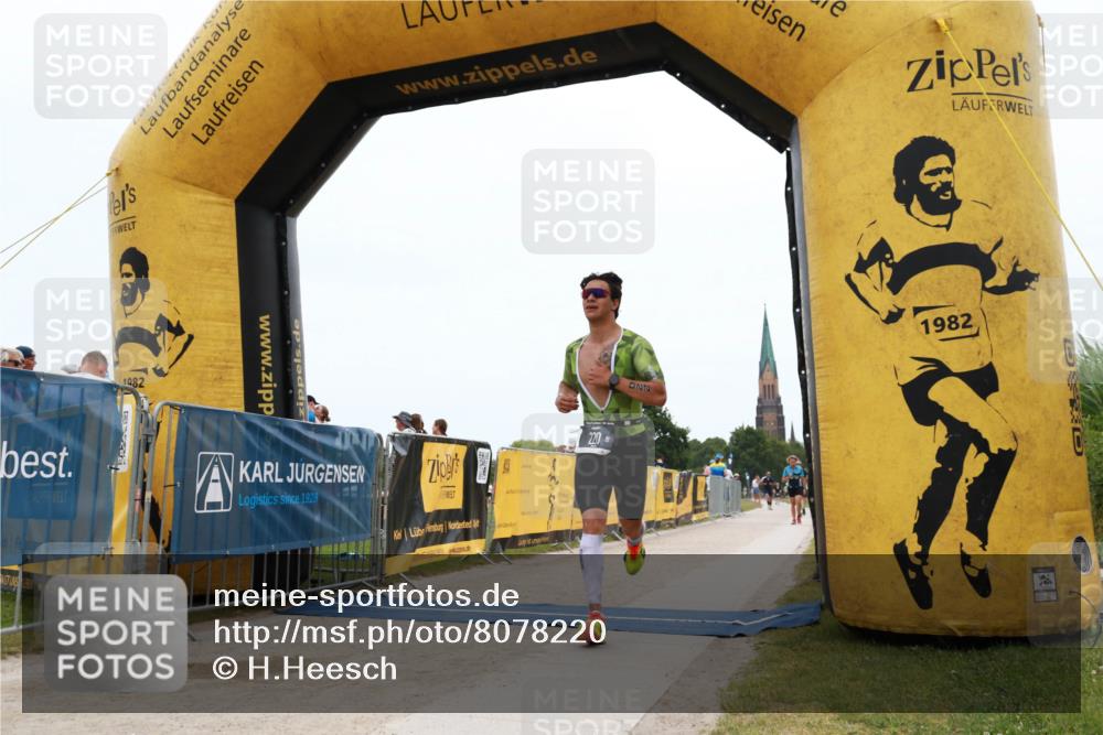 22.06.2025 - Viking Triathlon H.Heesch http://msf.ph/oto/8078220 22.06.2025 15:26:33 Laufen 220, 234 meine-sportfotos.de