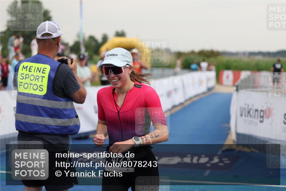 22.06.2025 - Viking Triathlon Yannick Fuchs http://msf.ph/oto/8078243 22.06.2025 16:35:35 Ziel 472 meine-sportfotos.de