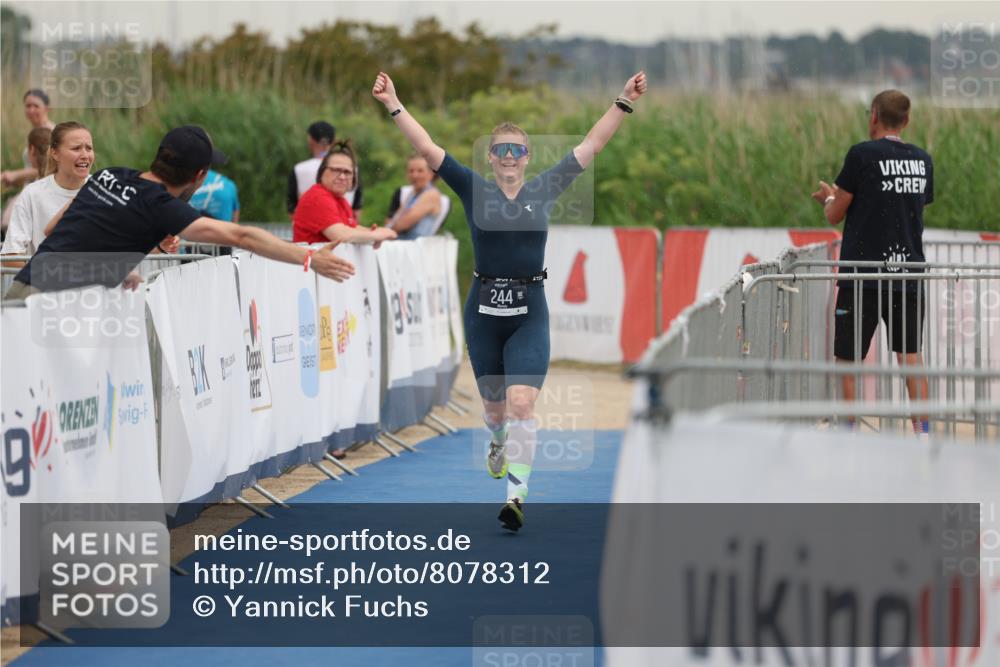 22.06.2025 - Viking Triathlon Yannick Fuchs http://msf.ph/oto/8078312 22.06.2025 16:36:20 Ziel 244 meine-sportfotos.de