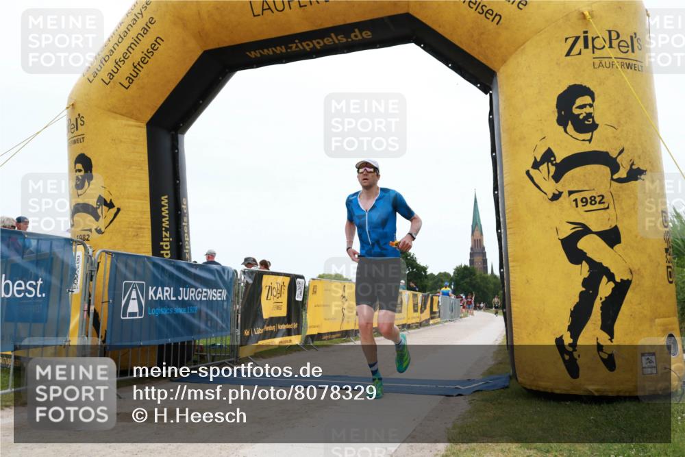 22.06.2025 - Viking Triathlon H.Heesch http://msf.ph/oto/8078329 22.06.2025 15:28:17 Laufen 350 meine-sportfotos.de
