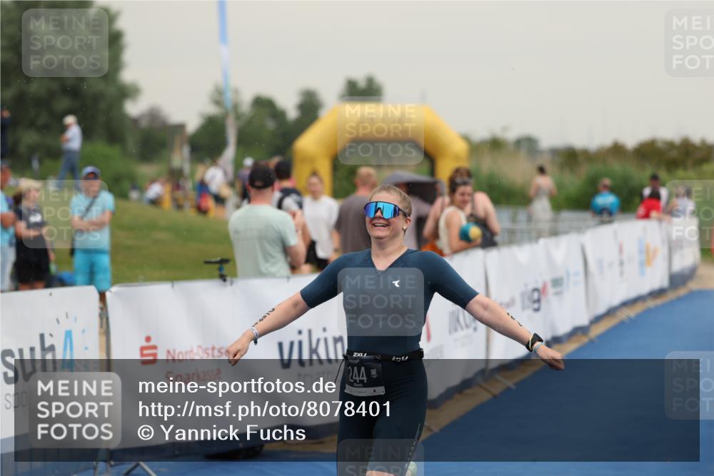 22.06.2025 - Viking Triathlon Yannick Fuchs http://msf.ph/oto/8078401 22.06.2025 16:36:24 Ziel 244 meine-sportfotos.de