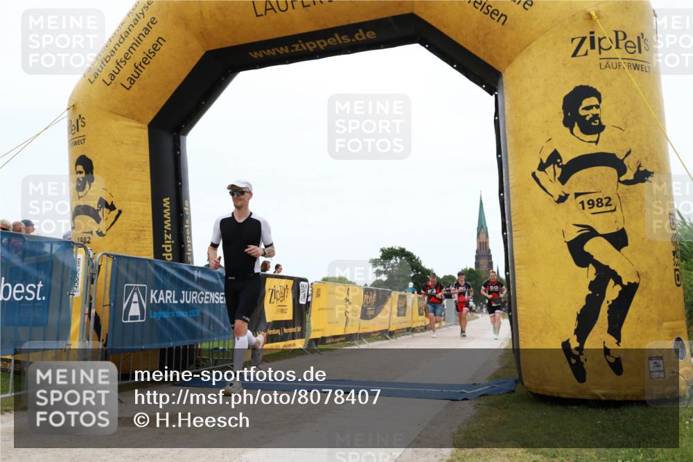 22.06.2025 - Viking Triathlon H.Heesch http://msf.ph/oto/8078407 22.06.2025 15:29:23 Laufen 83, 360, 509, 639 meine-sportfotos.de