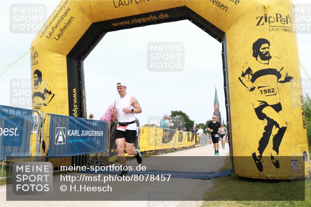 22.06.2025 - Viking Triathlon H.Heesch http://msf.ph/oto/8078457 22.06.2025 14:40:51 Laufen 460, 658 meine-sportfotos.de