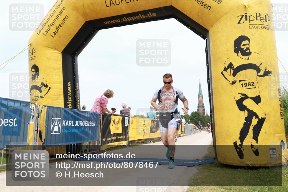 22.06.2025 - Viking Triathlon H.Heesch http://msf.ph/oto/8078467 22.06.2025 14:40:57 Laufen 76, 439, 458, 658 meine-sportfotos.de