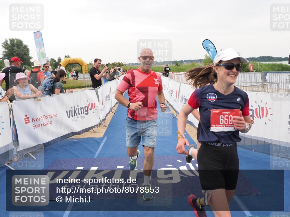 22.06.2025 - Viking Triathlon MichiJ http://msf.ph/oto/8078553 22.06.2025 16:03:08 Ziel 650 meine-sportfotos.de