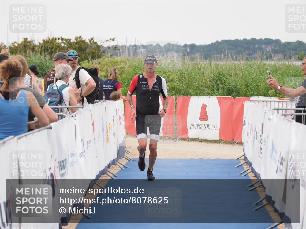 22.06.2025 - Viking Triathlon MichiJ http://msf.ph/oto/8078625 22.06.2025 16:03:40 Ziel 63 meine-sportfotos.de
