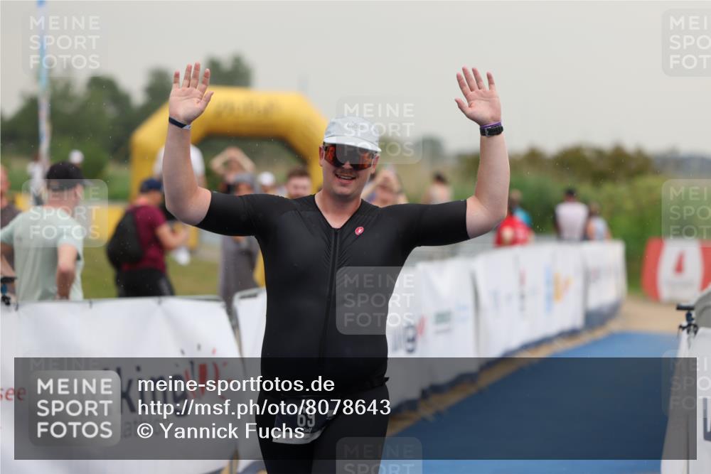 22.06.2025 - Viking Triathlon Yannick Fuchs http://msf.ph/oto/8078643 22.06.2025 16:37:08 Ziel 69 meine-sportfotos.de