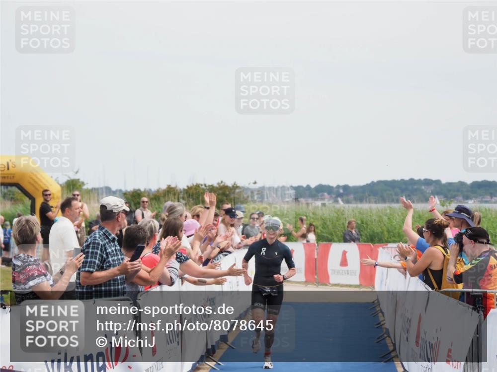 22.06.2025 - Viking Triathlon MichiJ http://msf.ph/oto/8078645 22.06.2025 14:13:44 Ziel 15 meine-sportfotos.de