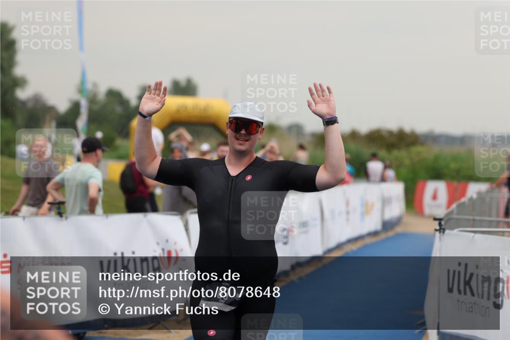 22.06.2025 - Viking Triathlon Yannick Fuchs http://msf.ph/oto/8078648 22.06.2025 16:37:09 Ziel 69 meine-sportfotos.de