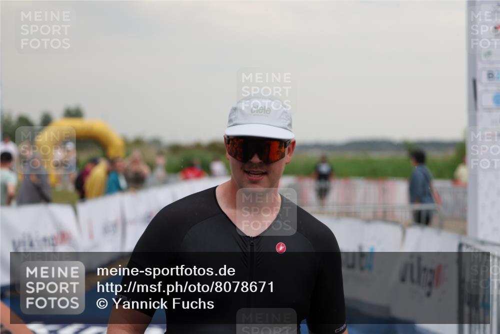 22.06.2025 - Viking Triathlon Yannick Fuchs http://msf.ph/oto/8078671 22.06.2025 16:37:11 Ziel 69 meine-sportfotos.de