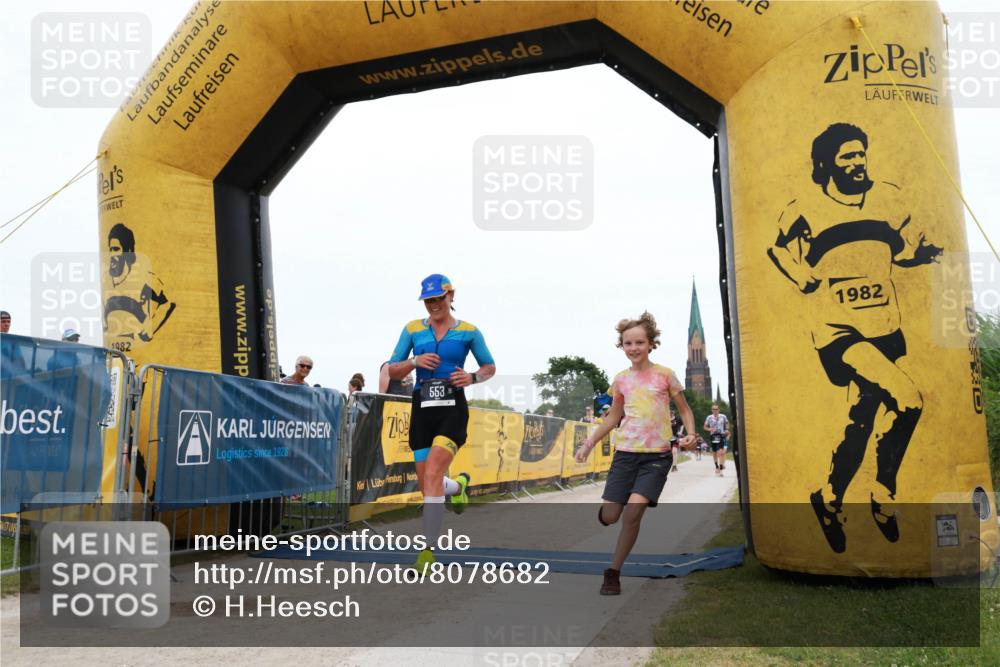 22.06.2025 - Viking Triathlon H.Heesch http://msf.ph/oto/8078682 22.06.2025 15:35:00 Laufen 553 meine-sportfotos.de