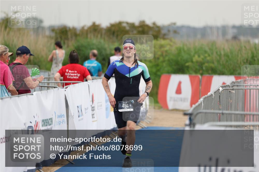 22.06.2025 - Viking Triathlon Yannick Fuchs http://msf.ph/oto/8078699 22.06.2025 16:38:25 Ziel 496 meine-sportfotos.de