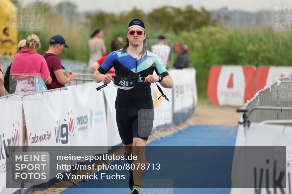 22.06.2025 - Viking Triathlon Yannick Fuchs http://msf.ph/oto/8078713 22.06.2025 16:38:27 Ziel 496 meine-sportfotos.de