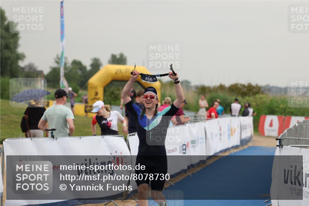 22.06.2025 - Viking Triathlon Yannick Fuchs http://msf.ph/oto/8078730 22.06.2025 16:38:29 Ziel 496 meine-sportfotos.de