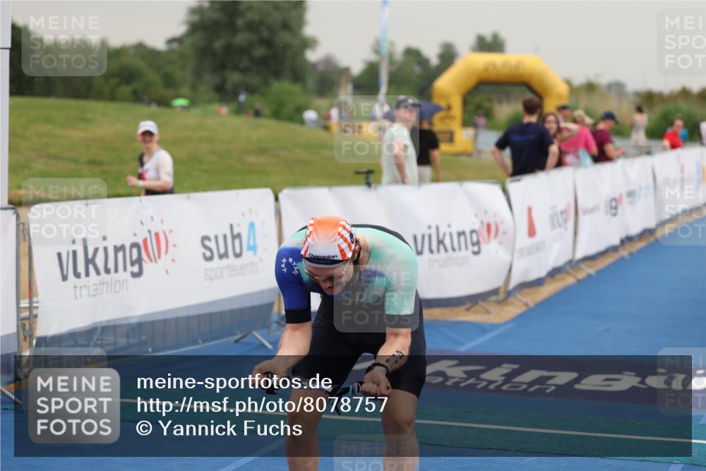 22.06.2025 - Viking Triathlon Yannick Fuchs http://msf.ph/oto/8078757 22.06.2025 16:38:31 Ziel 496 meine-sportfotos.de