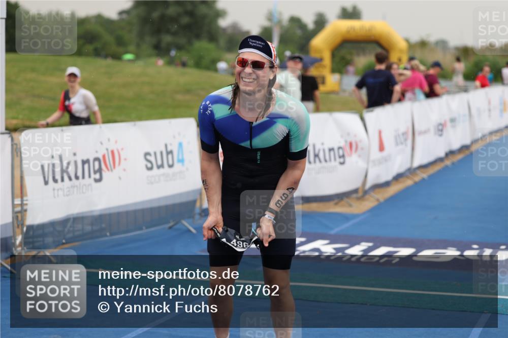 22.06.2025 - Viking Triathlon Yannick Fuchs http://msf.ph/oto/8078762 22.06.2025 16:38:32 Ziel 496 meine-sportfotos.de