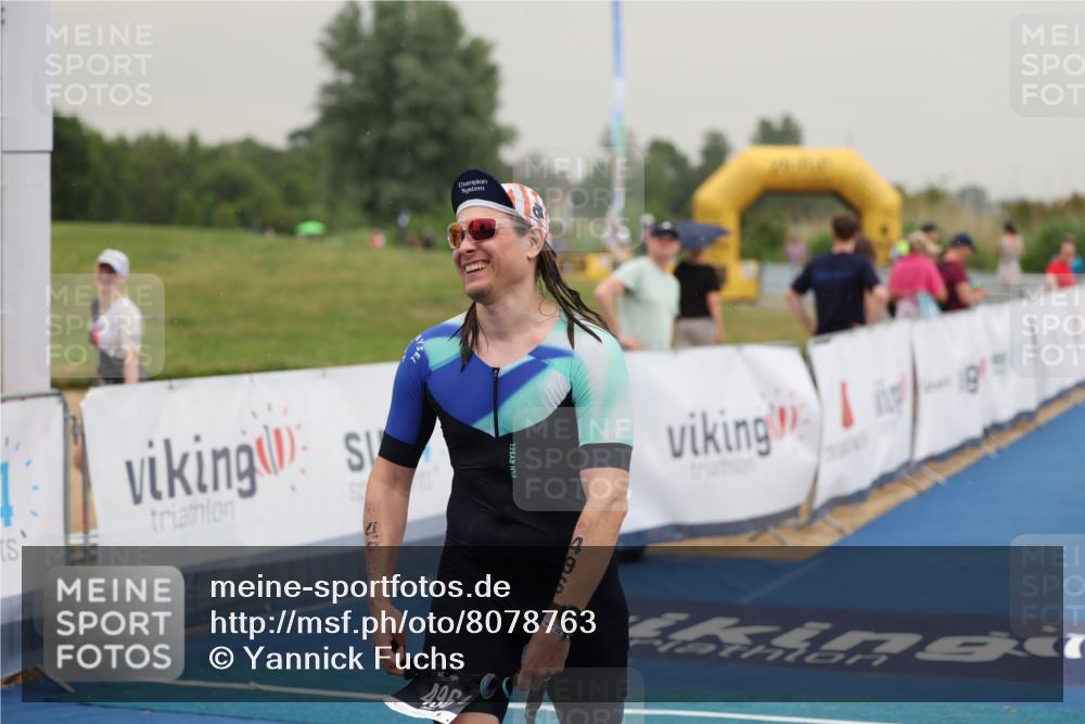 22.06.2025 - Viking Triathlon Yannick Fuchs http://msf.ph/oto/8078763 22.06.2025 16:38:32 Ziel 496 meine-sportfotos.de