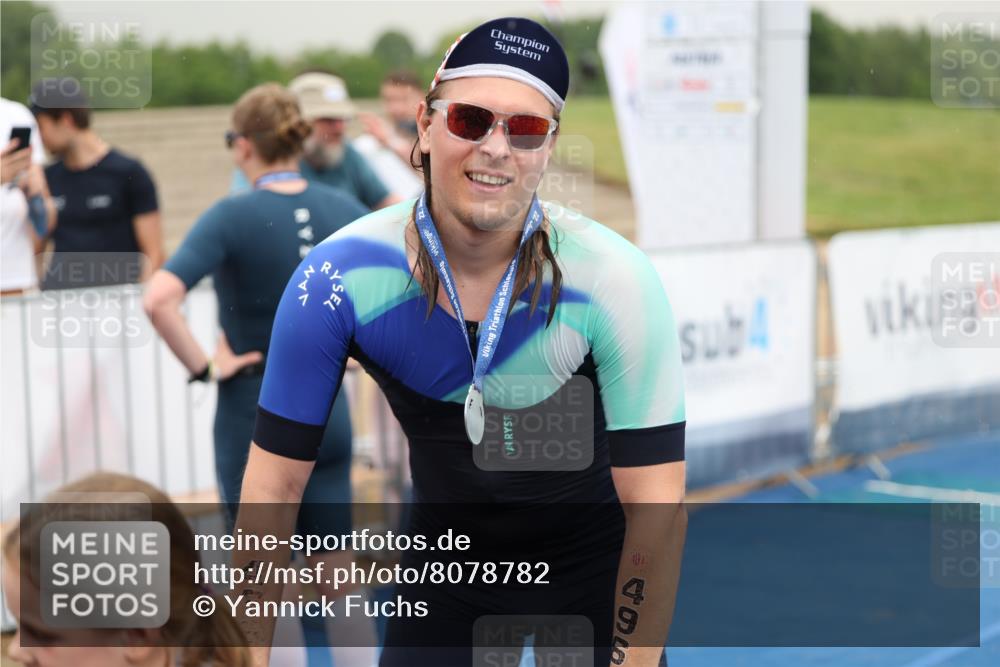 22.06.2025 - Viking Triathlon Yannick Fuchs http://msf.ph/oto/8078782 22.06.2025 16:38:37 Ziel  meine-sportfotos.de