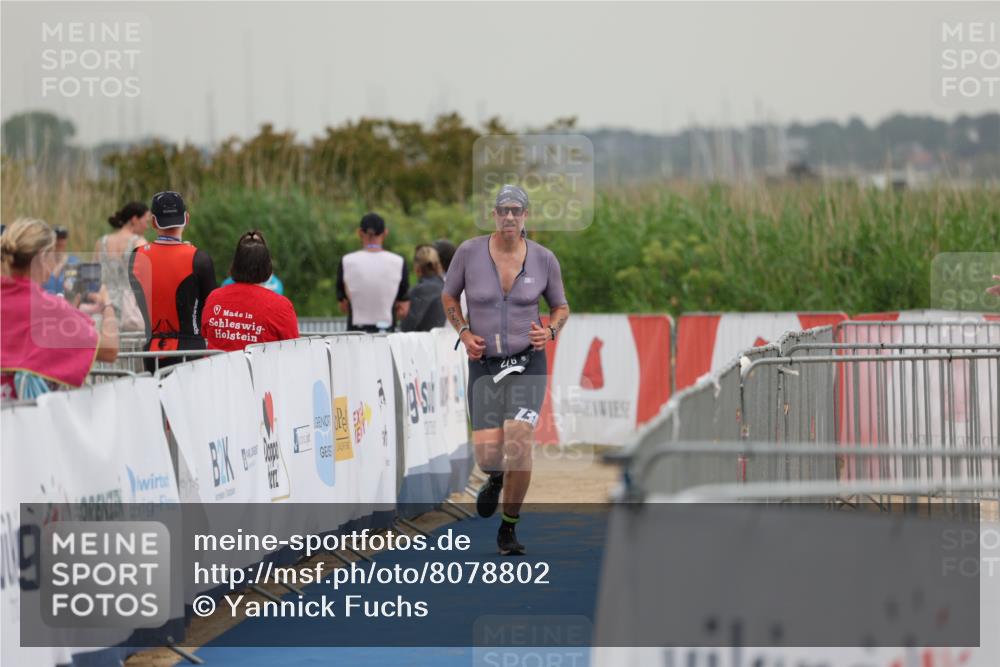 22.06.2025 - Viking Triathlon Yannick Fuchs http://msf.ph/oto/8078802 22.06.2025 16:38:43 Ziel 276 meine-sportfotos.de
