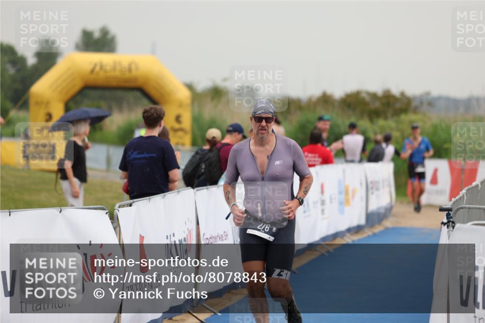 22.06.2025 - Viking Triathlon Yannick Fuchs http://msf.ph/oto/8078843 22.06.2025 16:38:48 Ziel 276 meine-sportfotos.de