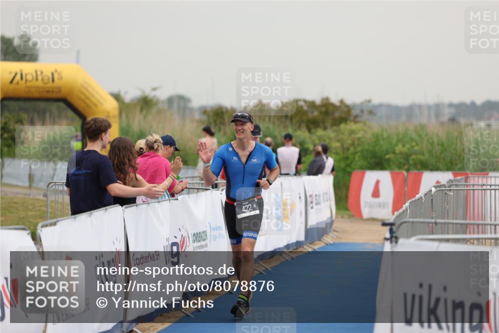 22.06.2025 - Viking Triathlon Yannick Fuchs http://msf.ph/oto/8078876 22.06.2025 16:38:55 Ziel 422 meine-sportfotos.de