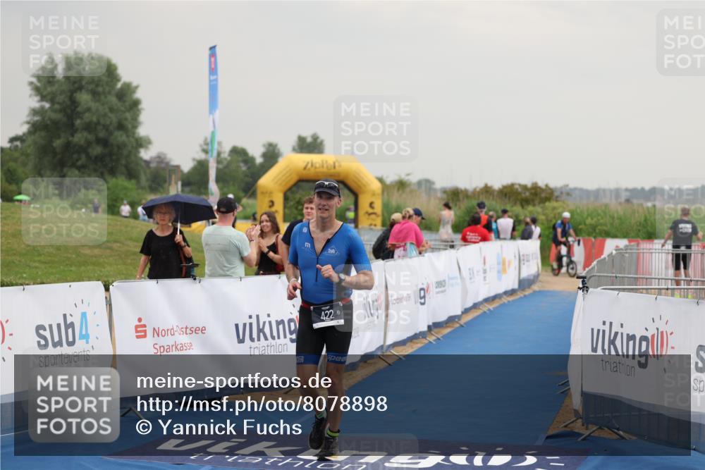 22.06.2025 - Viking Triathlon Yannick Fuchs http://msf.ph/oto/8078898 22.06.2025 16:38:58 Ziel 422 meine-sportfotos.de