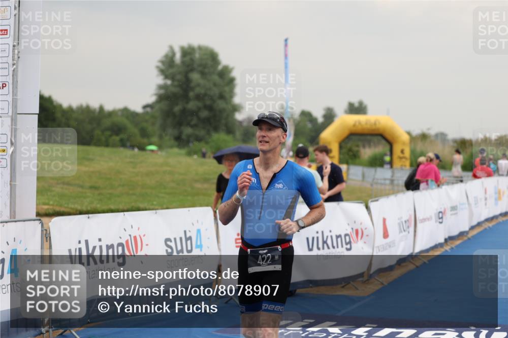 22.06.2025 - Viking Triathlon Yannick Fuchs http://msf.ph/oto/8078907 22.06.2025 16:39:00 Ziel 422 meine-sportfotos.de